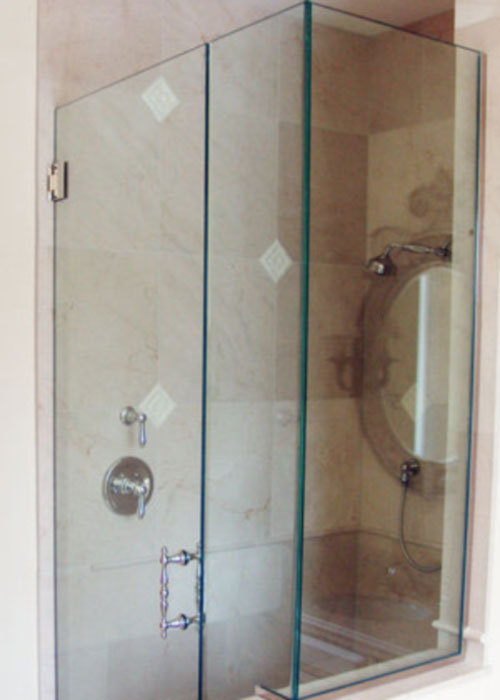 Enclosure with Return Panel shower door